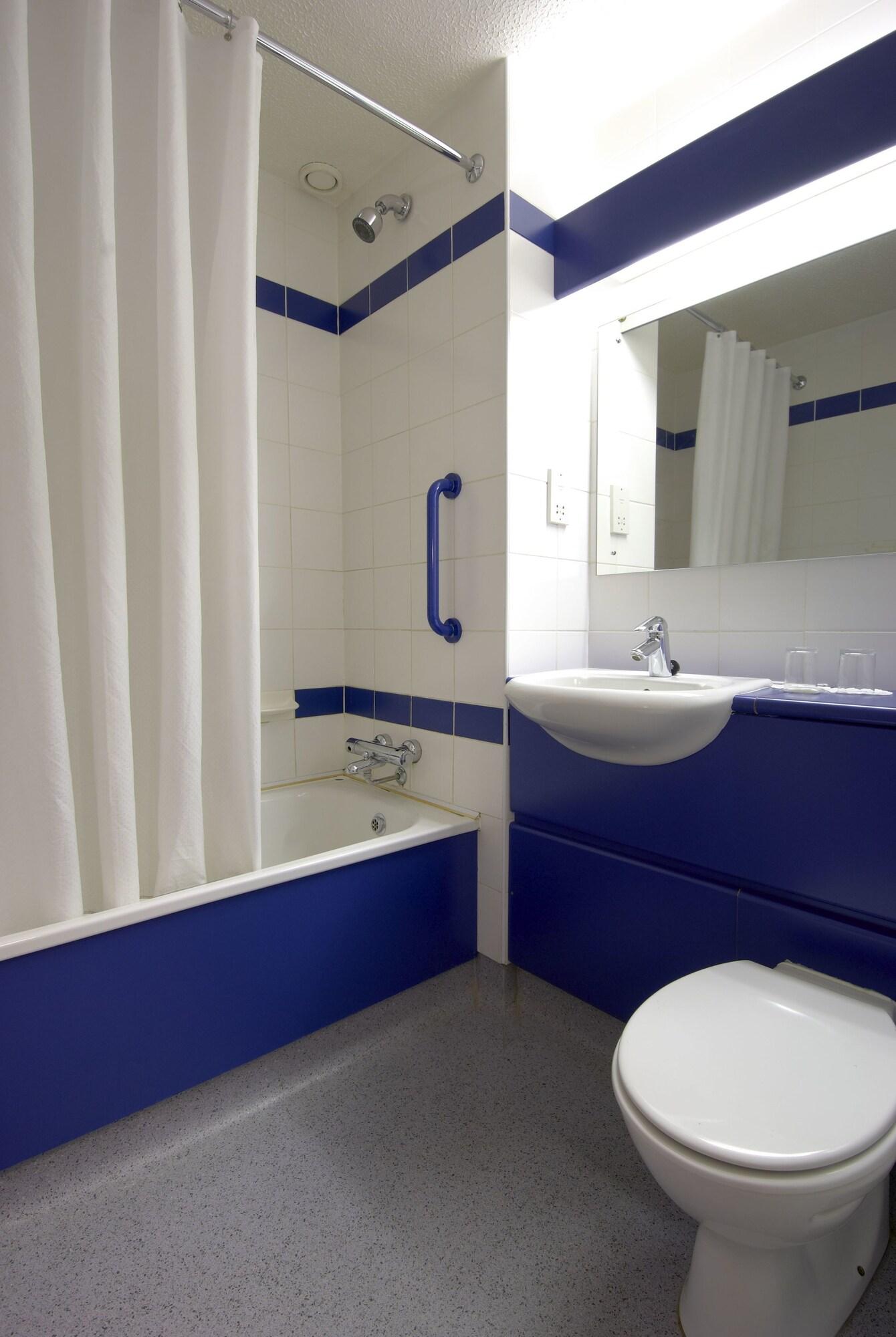 Travelodge Limerick Junction Buitenkant foto