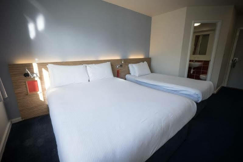 Travelodge Limerick Junction Buitenkant foto